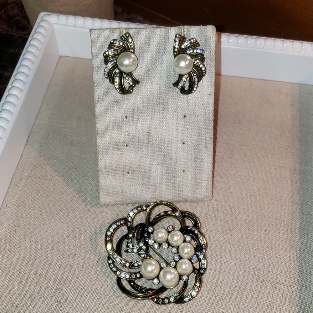 Brooch & Earrings Set